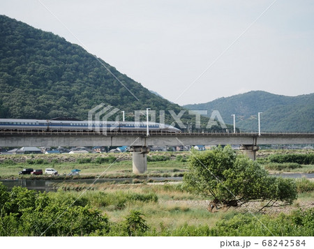 千種川橋梁を渡る山陽新幹線500系こだま 68242584