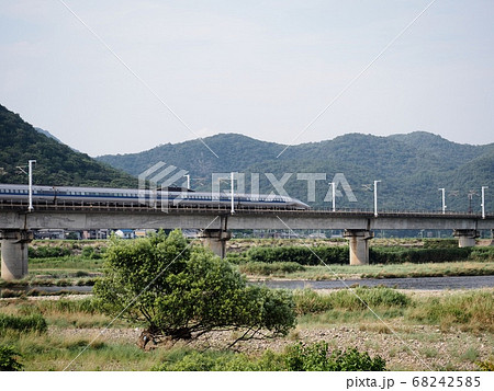 千種川橋梁を渡る山陽新幹線500系こだま 68242585