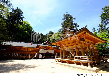 穂高神社と神楽殿 穂高神社と神楽殿 68245166