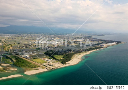 富山県の一級河川黒部川の周辺の空撮 68245562