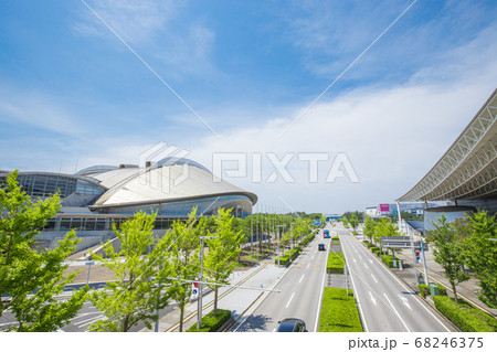 【千葉県千葉市】　幕張メッセと青空の風景 68246375