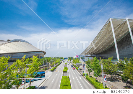 【千葉県千葉市】　幕張メッセと青空の風景 68246376