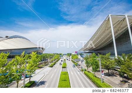 【千葉県千葉市】 幕張メッセと青空の風景 【千葉県千葉市】 幕張メッセと青空の風景 68246377