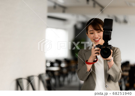 働く女性 68251940