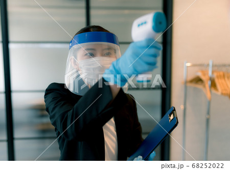 ビジネス 68252022