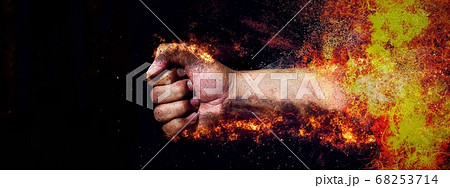 炎から飛び出す手 68253714