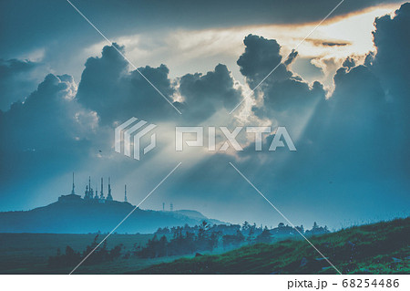 美ヶ原に降りる天使の階段 68254486