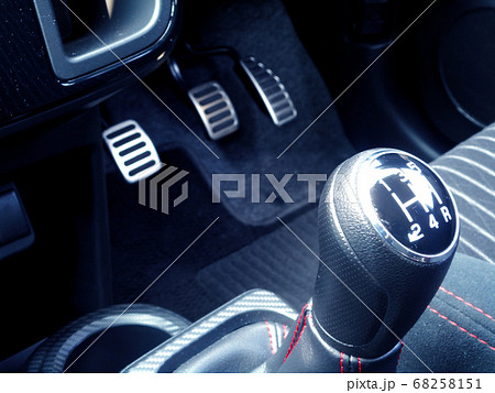 MT車のシフトレバーとペダル MT車のシフトレバーとペダル 68258151