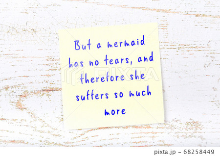 Wise quote on sticky note on wooden wall  68258449