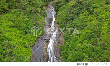 祝口観音の滝のドローン空撮 68258573