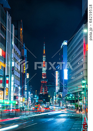 六本木から眺める東京タワー 街並み夜景 東京都港区 年8月の写真素材