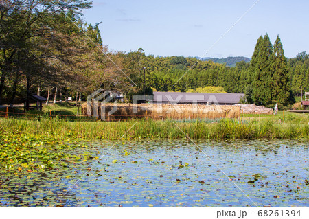 備北丘陵公園ひばの里 農村の秋景色 備北丘陵公園ひばの里 農村の秋景色 68261394