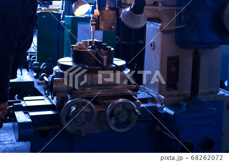 Large metal iron industrial turning and screw 68262072