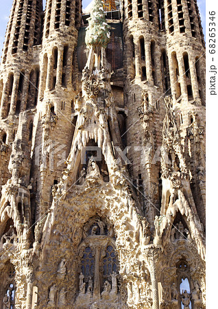 スペイン　バルセロナ　サグラダ・ファミリアの彫刻 68265346