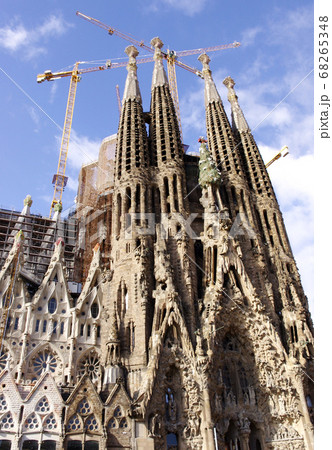 スペイン　バルセロナ　サグラダ・ファミリア 68265348