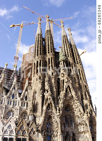 スペイン　バルセロナ　サグラダ・ファミリア 68265349