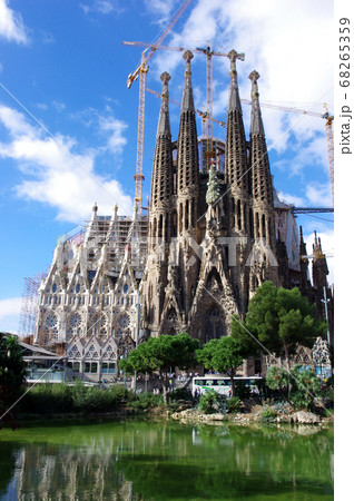 スペイン　バルセロナ　サグラダ・ファミリア 68265359