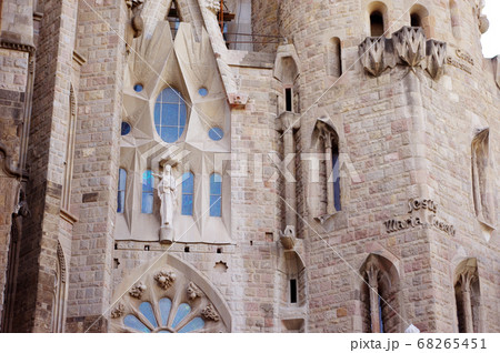 スペイン　バルセロナ　サグラダ・ファミリアの彫刻 68265451