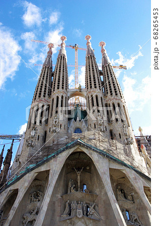スペイン　バルセロナ　サグラダ・ファミリア 68265453