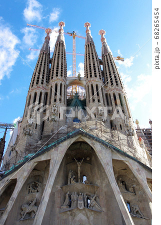 スペイン　バルセロナ　サグラダ・ファミリア 68265454