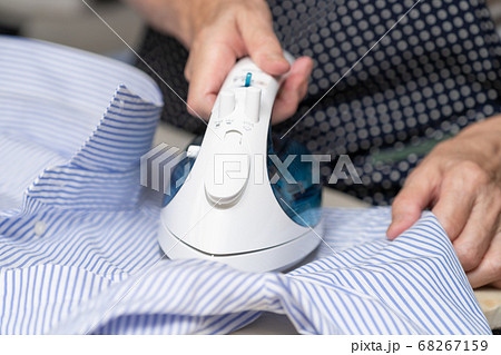 アイロンがけ 68267159