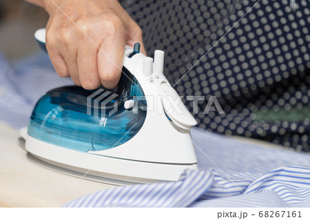 アイロンがけ 68267161