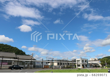 上郡駅と青空 68269071