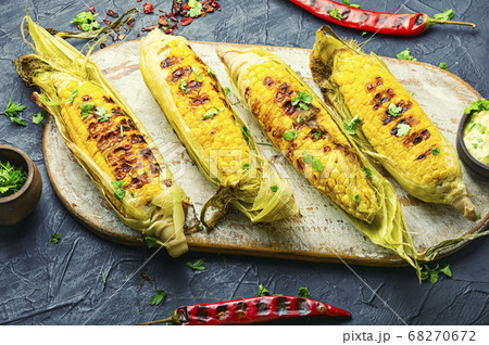 Grilled sweet corn cob Grilled sweet corn cob 68270672