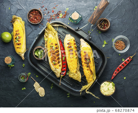 Grilled sweet corn cob Grilled sweet corn cob 68270874