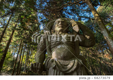 護る者　両子寺仁王像 68273079