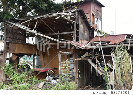 岡山県玉野市の古くて美しい建物 68273501