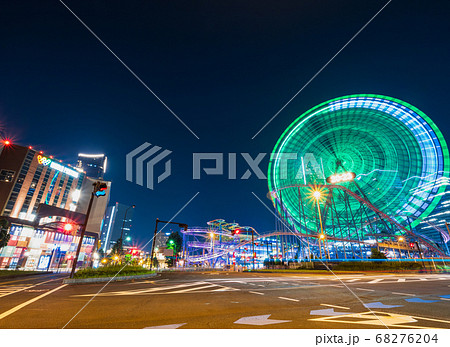 夜の横浜ベイエリア　新港地区 68276204