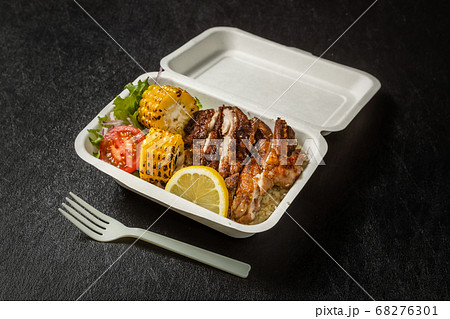 ジャマイカ料理 ジャークチキン Jamaican food Jerk chicken ジャマイカ料理 ジャークチキン Jamaican food Jerk chicken 68276301