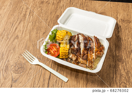 ジャマイカ料理 ジャークチキン Jamaican food Jerk chicken ジャマイカ料理 ジャークチキン Jamaican food Jerk chicken 68276302