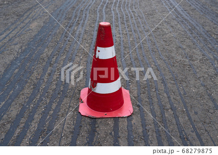 road construction or repair - laying a new layer 68279875
