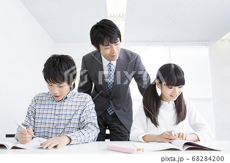 塾の授業 68284200