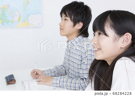 塾の授業 68284228