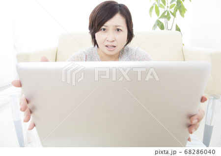 故障したノートパソコン 68286040
