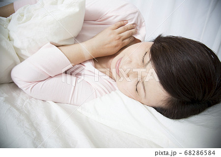睡眠障害の女性 睡眠障害の女性 68286584