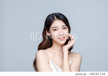 Beauty Portrait Of Young Asian Woman 68287136
