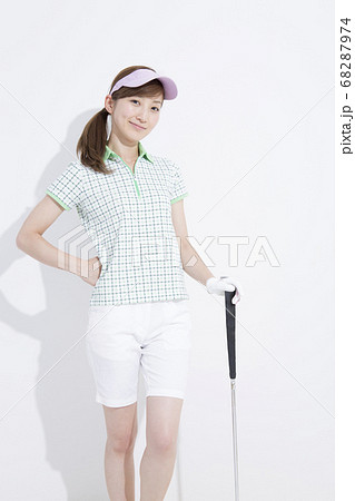 女性ゴルファー 68287974