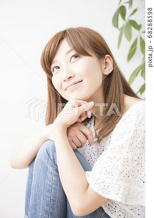 笑顔の女性 笑顔の女性 68288598