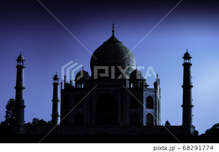 Taj Mahal by night in Agra, Uttar Pradesh, India Taj Mahal by night in Agra, Uttar Pradesh, India 68291774
