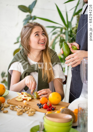 cheerful girl keeps fit and trys to eat healthy food cheerful girl keeps fit and trys to eat healthy food 68294216