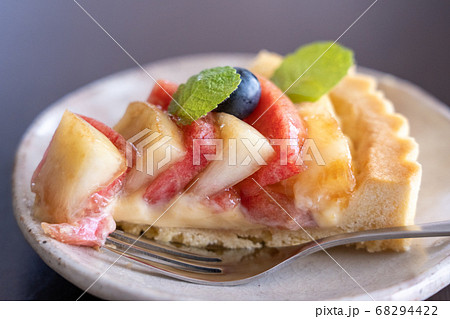 飛騨桃のタルトケーキ 68294422