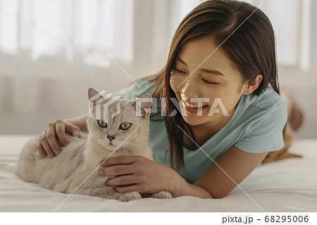 Women lifestyle pets Women lifestyle pets 68295006