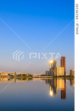 御島水域の朝風景（香椎海岸遊歩道　アイランドシティ）　【福岡市東区】 68296180