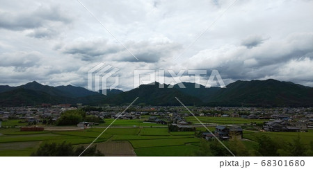 山間部の田園風景 68301680