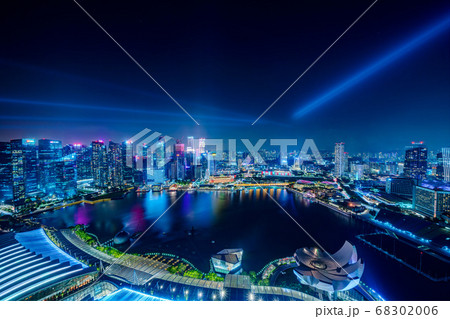 【シンガポール】ナショナルデーのライトアップで飾られたシンガポール中心地の夜景 【シンガポール】ナショナルデーのライトアップで飾られたシンガポール中心地の夜景 68302006
