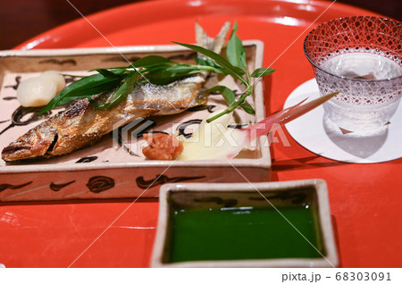 若鮎の塩焼き 蓼酢 日本酒 若鮎の塩焼き 蓼酢 日本酒 68303091
